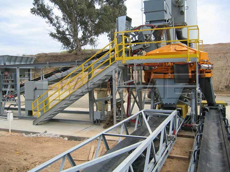 مصنع خرسانة مسبقة الصنع.jpg